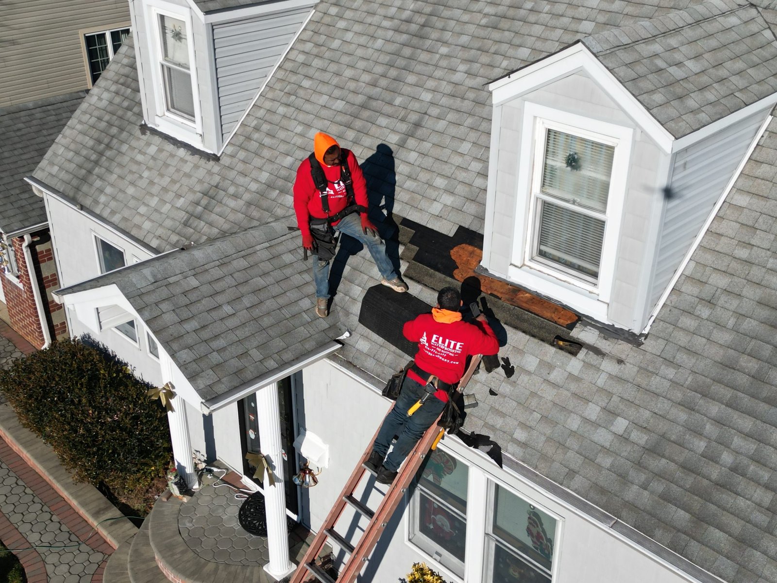 Exploring Roof Sagging: Identifying Causes, Risks, and Solutions